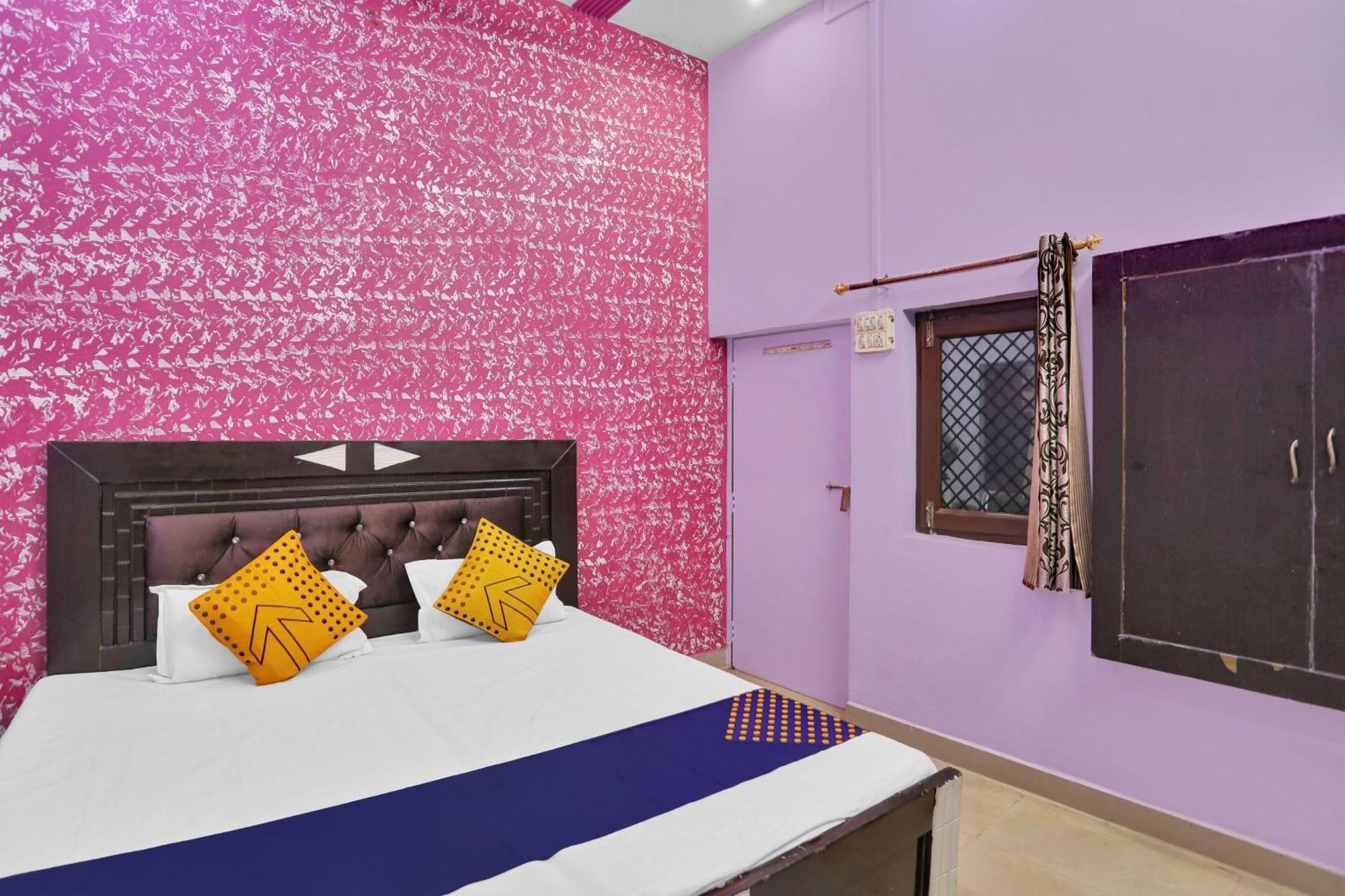 Hotel O Aniruddha Palace Mathura Kültér fotó