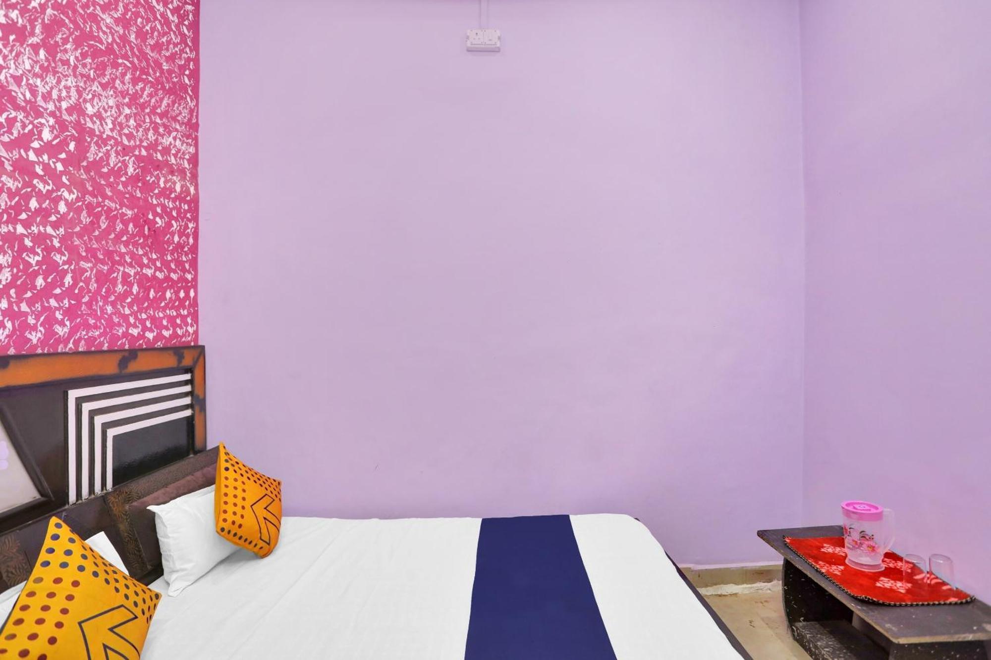 Hotel O Aniruddha Palace Mathura Kültér fotó